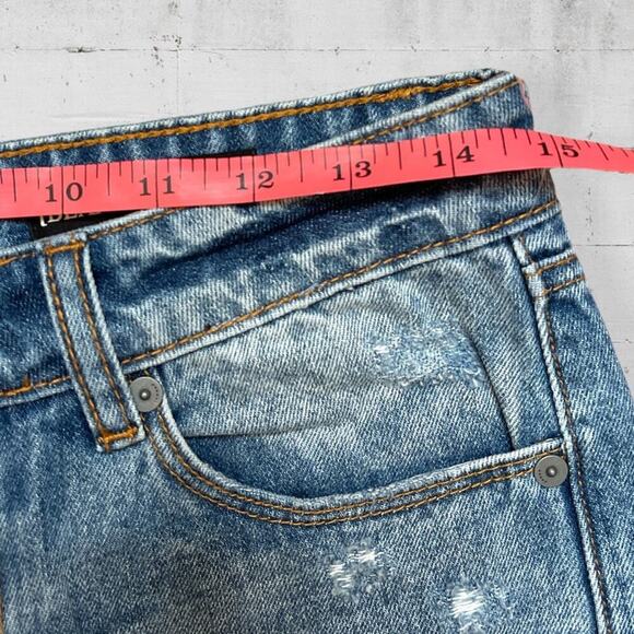 NWT Blank NYC The Perry Mom Shorts High Waist Distressed Size 26 - Picture 7 of 9